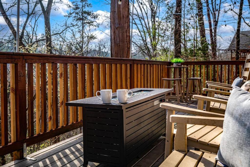 The Family Stone Luxe Cabin Sleeps 12 Hot Tub Dogfriendly Dollywood Pigeon Forge Bagian luar foto