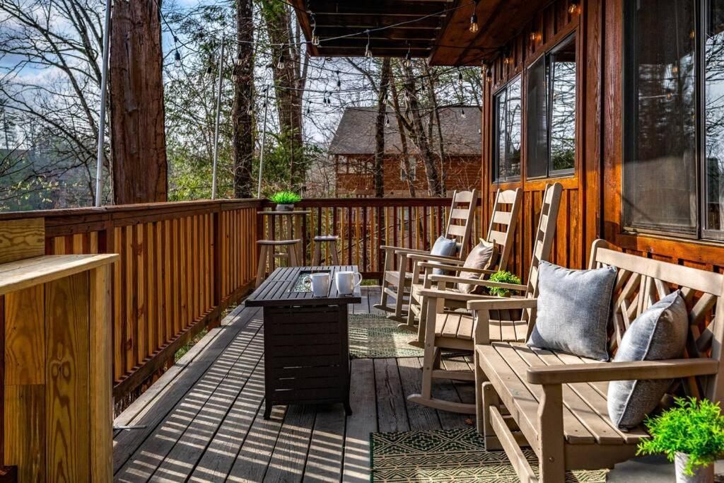 The Family Stone Luxe Cabin Sleeps 12 Hot Tub Dogfriendly Dollywood Pigeon Forge Bagian luar foto