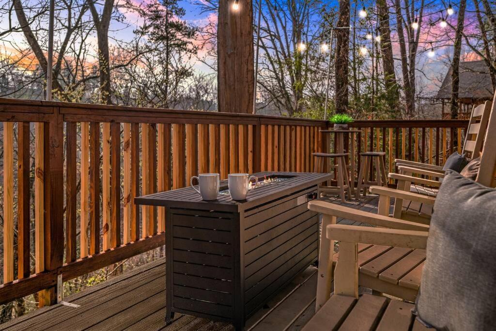 The Family Stone Luxe Cabin Sleeps 12 Hot Tub Dogfriendly Dollywood Pigeon Forge Bagian luar foto