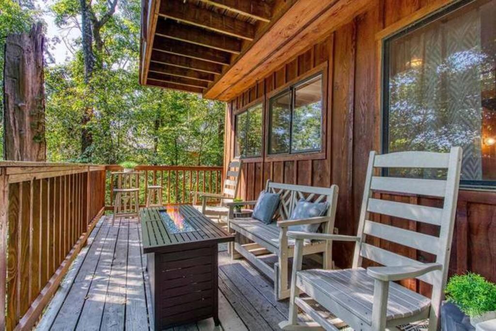 The Family Stone Luxe Cabin Sleeps 12 Hot Tub Dogfriendly Dollywood Pigeon Forge Bagian luar foto