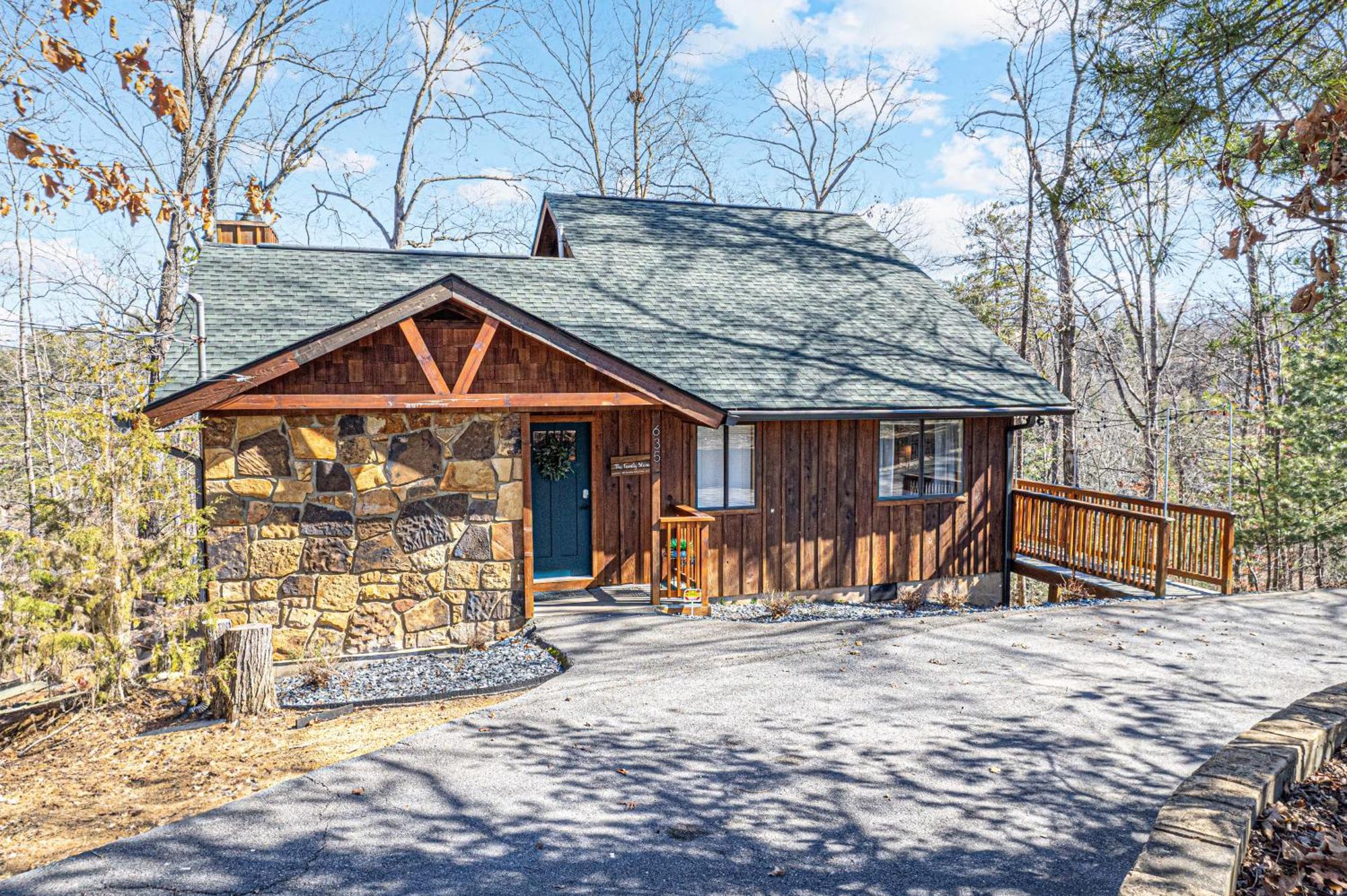 The Family Stone Luxe Cabin Sleeps 12 Hot Tub Dogfriendly Dollywood Pigeon Forge Bagian luar foto